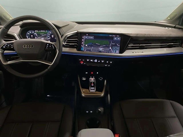 Used 2024 Audi Q4 e-tron Prestige image 12