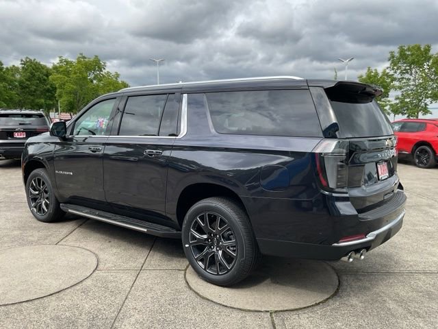 New 2025 Chevrolet Suburban Premier image 5