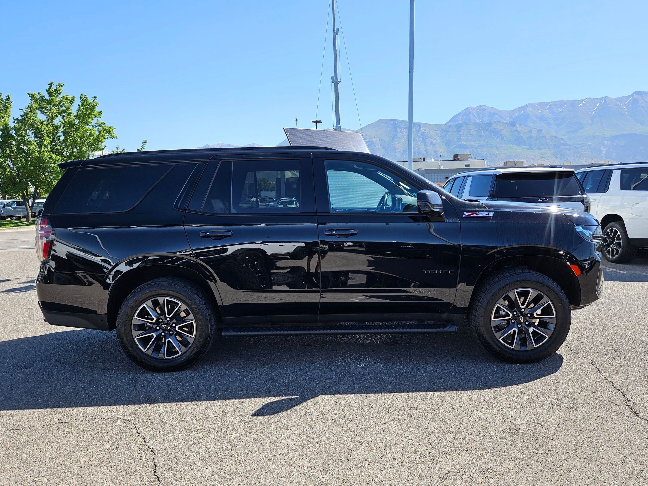Used 2024 Chevrolet Tahoe Z71 w/ Z71 Off-Road Package AWD/4WD image 2