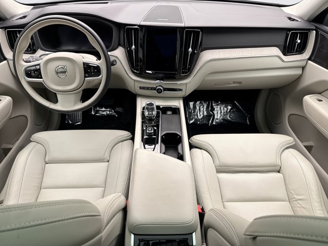 Used 2022 Volvo XC60 B5 Inscription w/ Advanced Package AWD/4WD image 14