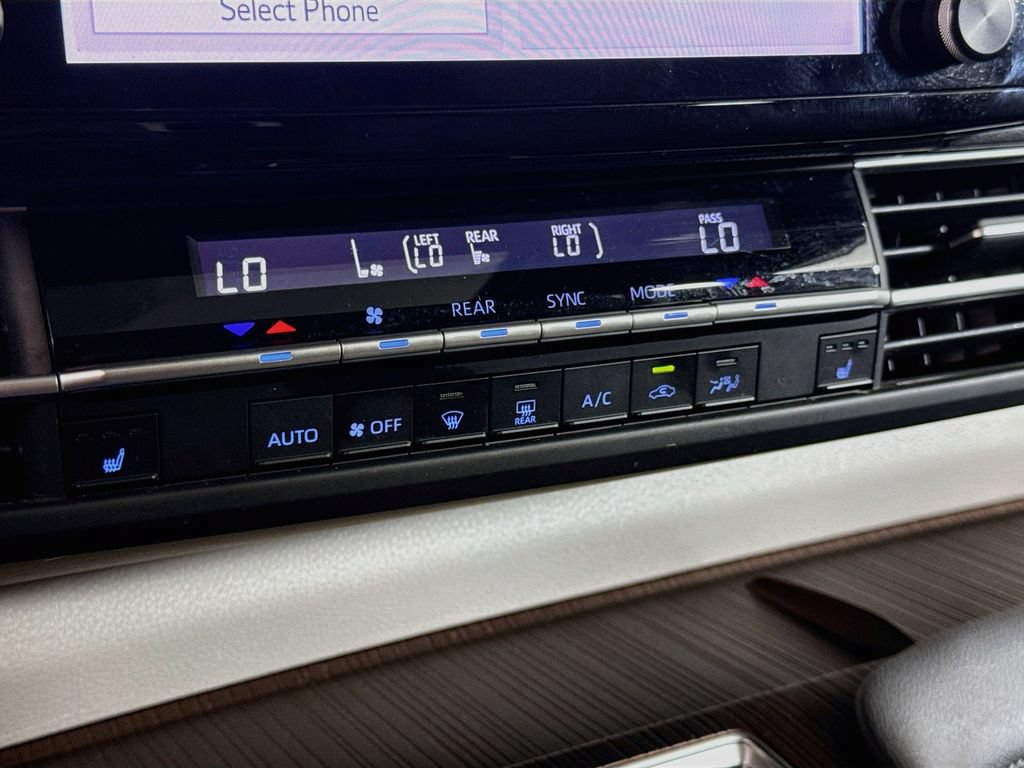 Used 2022 Toyota Sienna XLE FWD image 15
