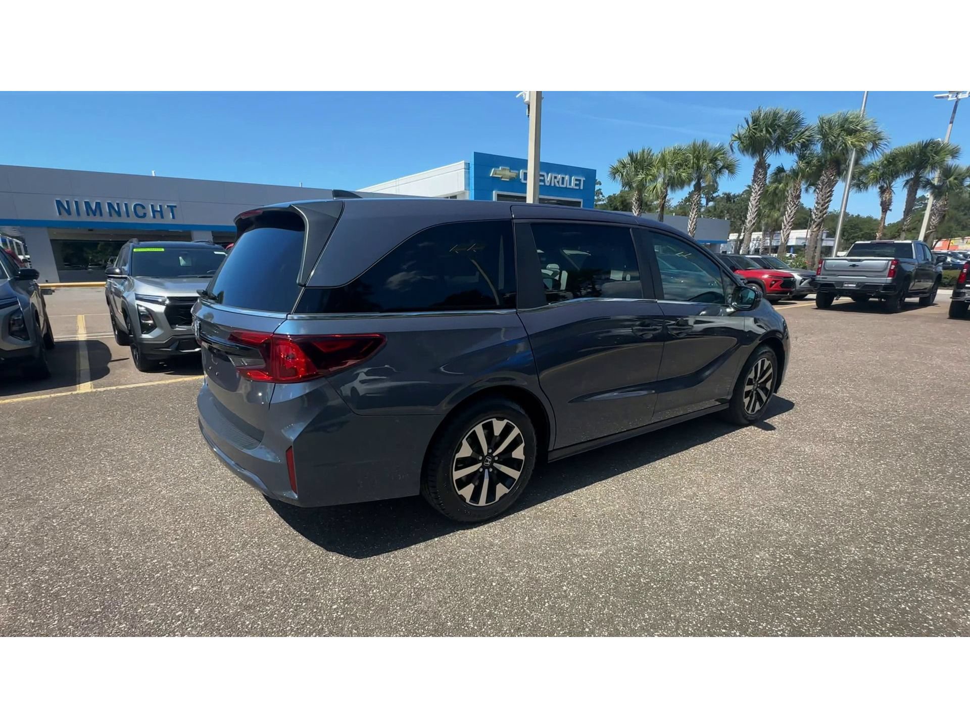 Used 2025 Honda Odyssey EX-L image 2