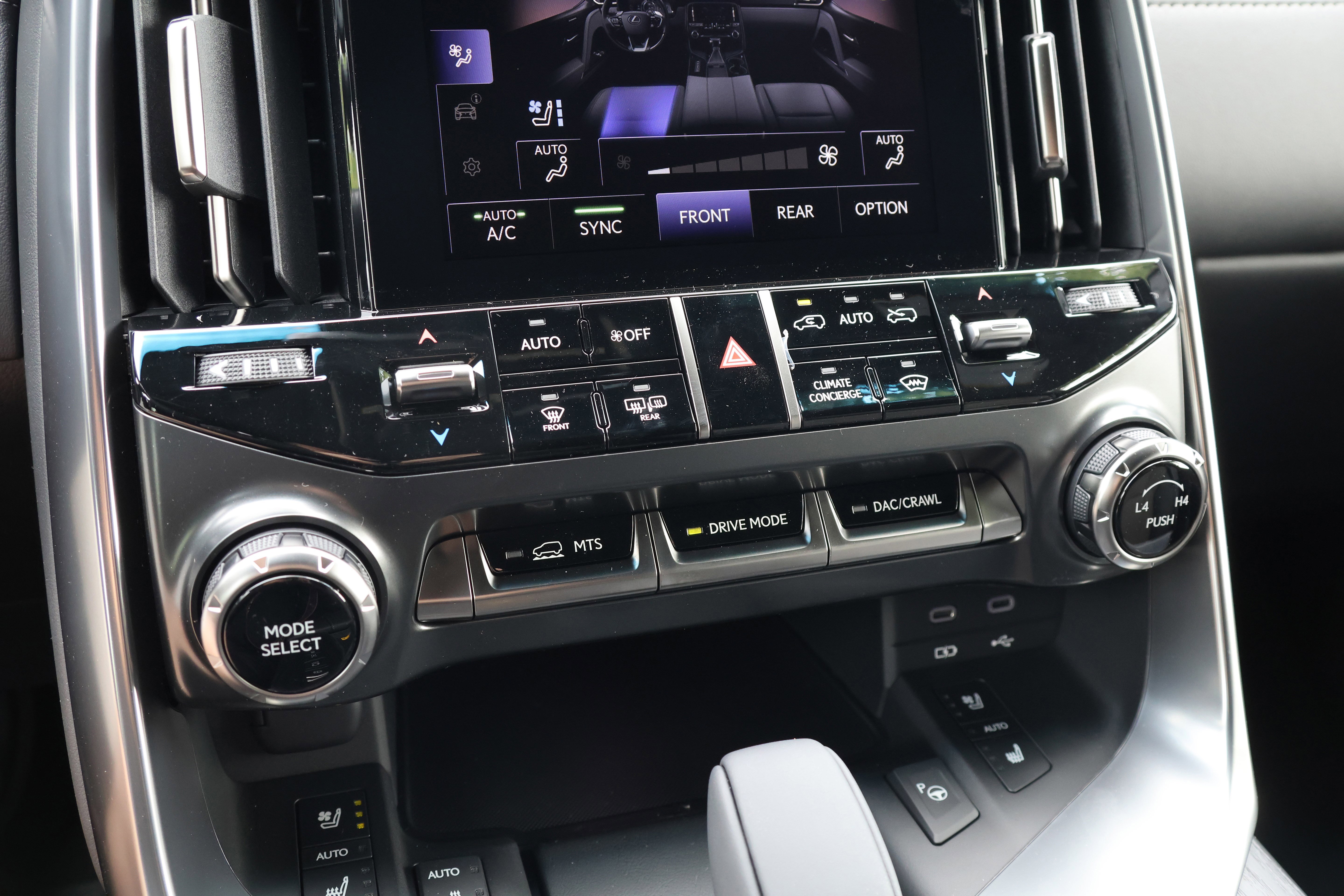 New 2025 Lexus LX 700h Overtrail image 26