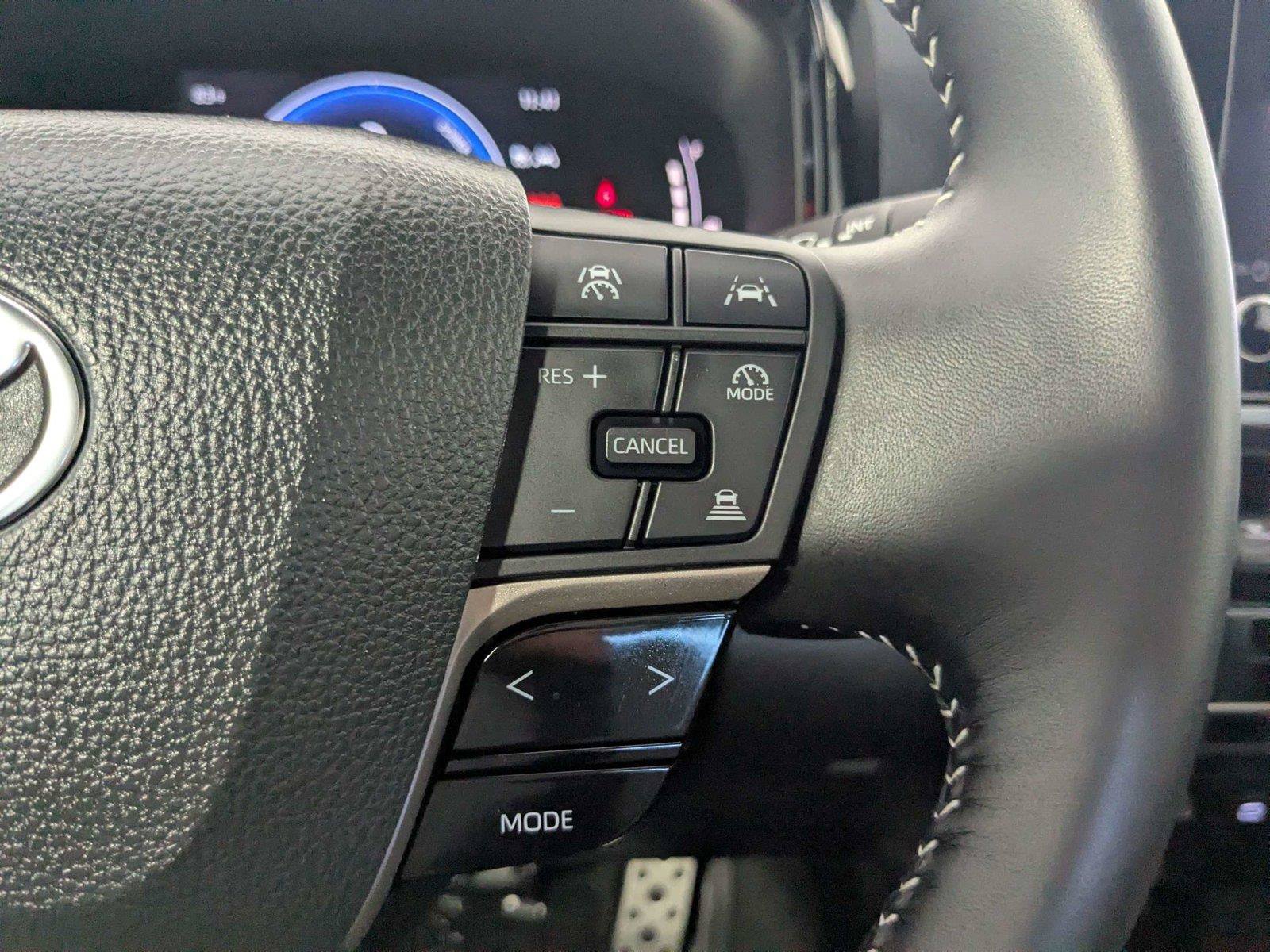 Certified 2026 Toyota Camry Hybrid FWD image 17