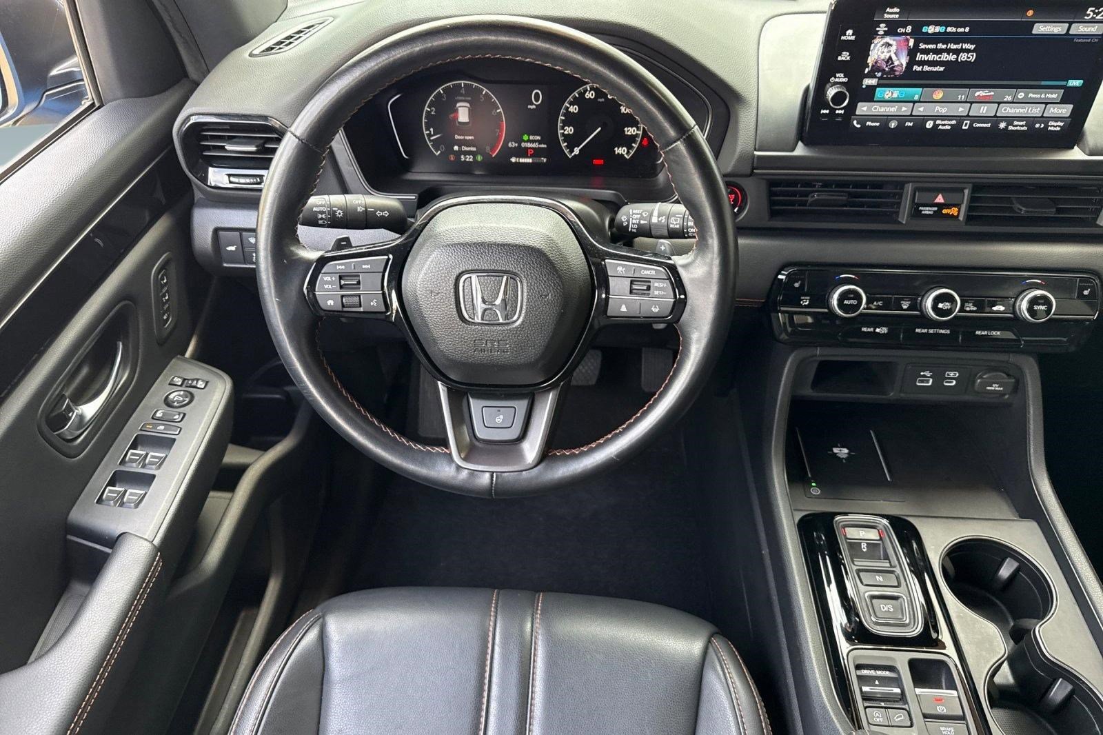 Used 2025 Honda Pilot TrailSport image 28