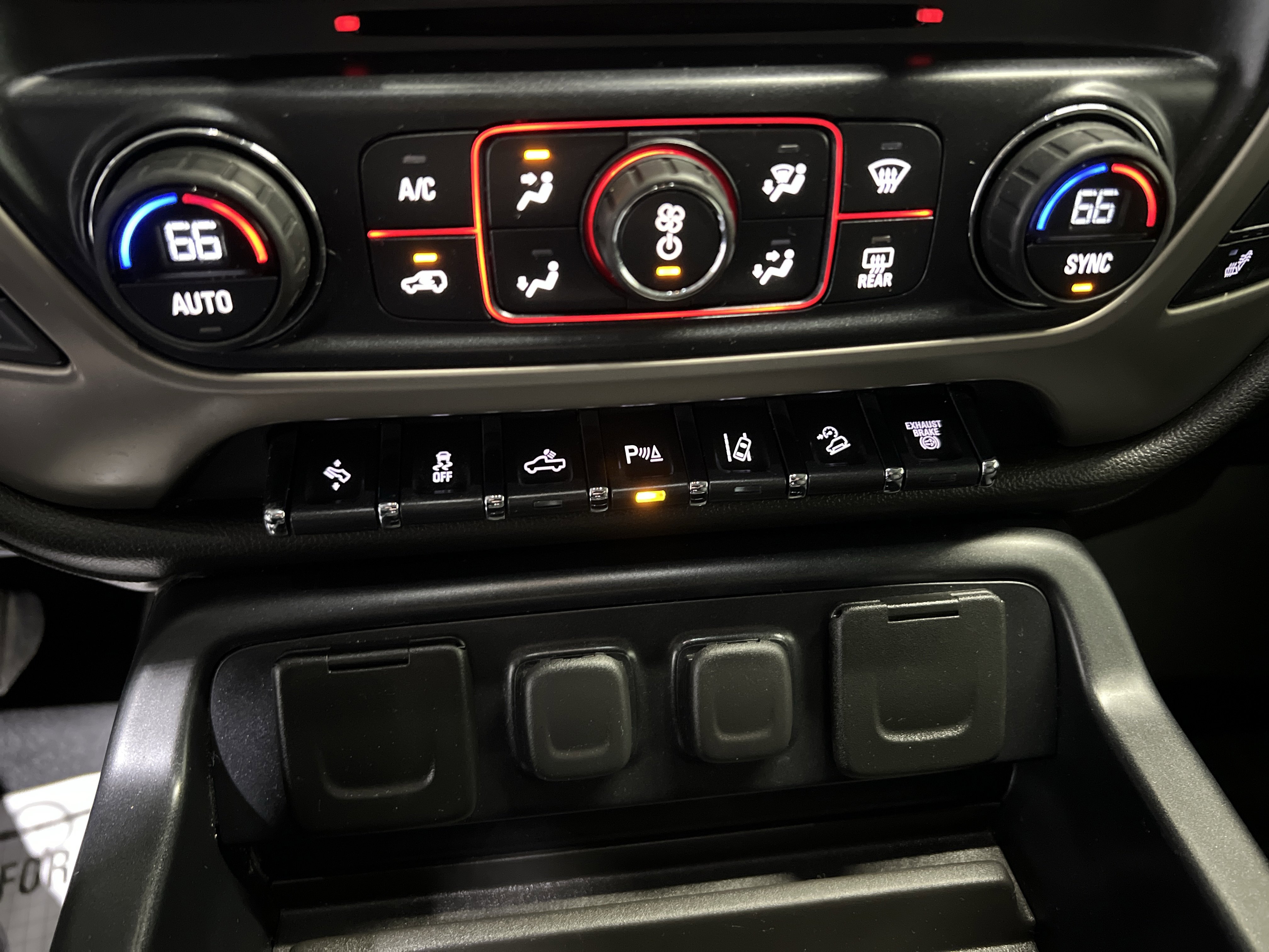 Used 2016 GMC Sierra 3500 Denali w/ Duramax Plus Package image 21