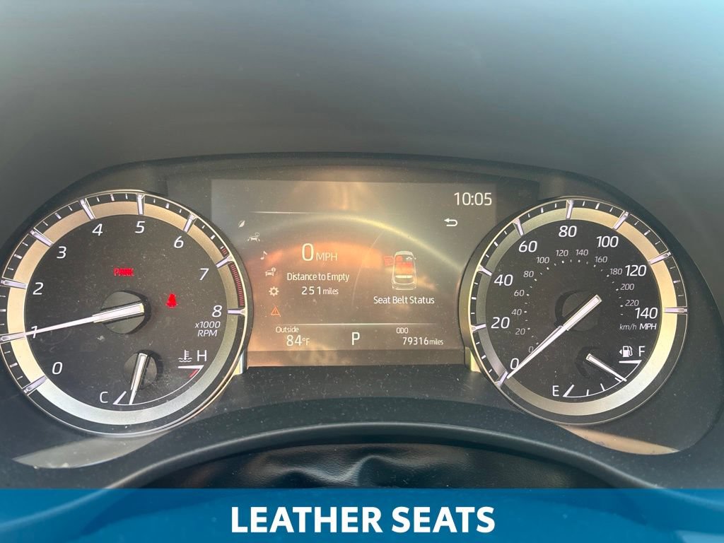 Used 2022 Toyota Highlander XLE AWD/4WD image 19