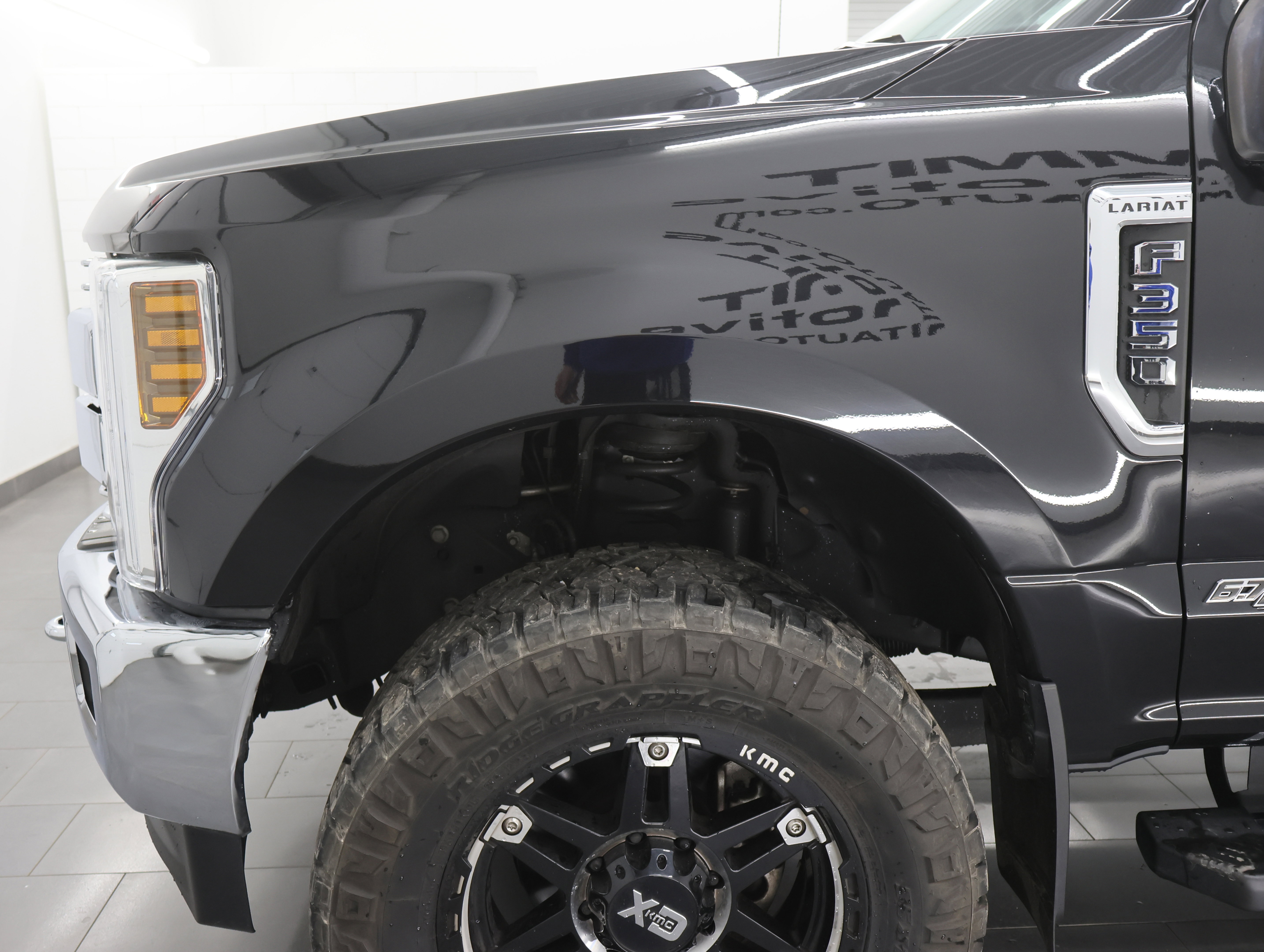 Used 2019 Ford F350 Lariat w/ Chrome Package image 32