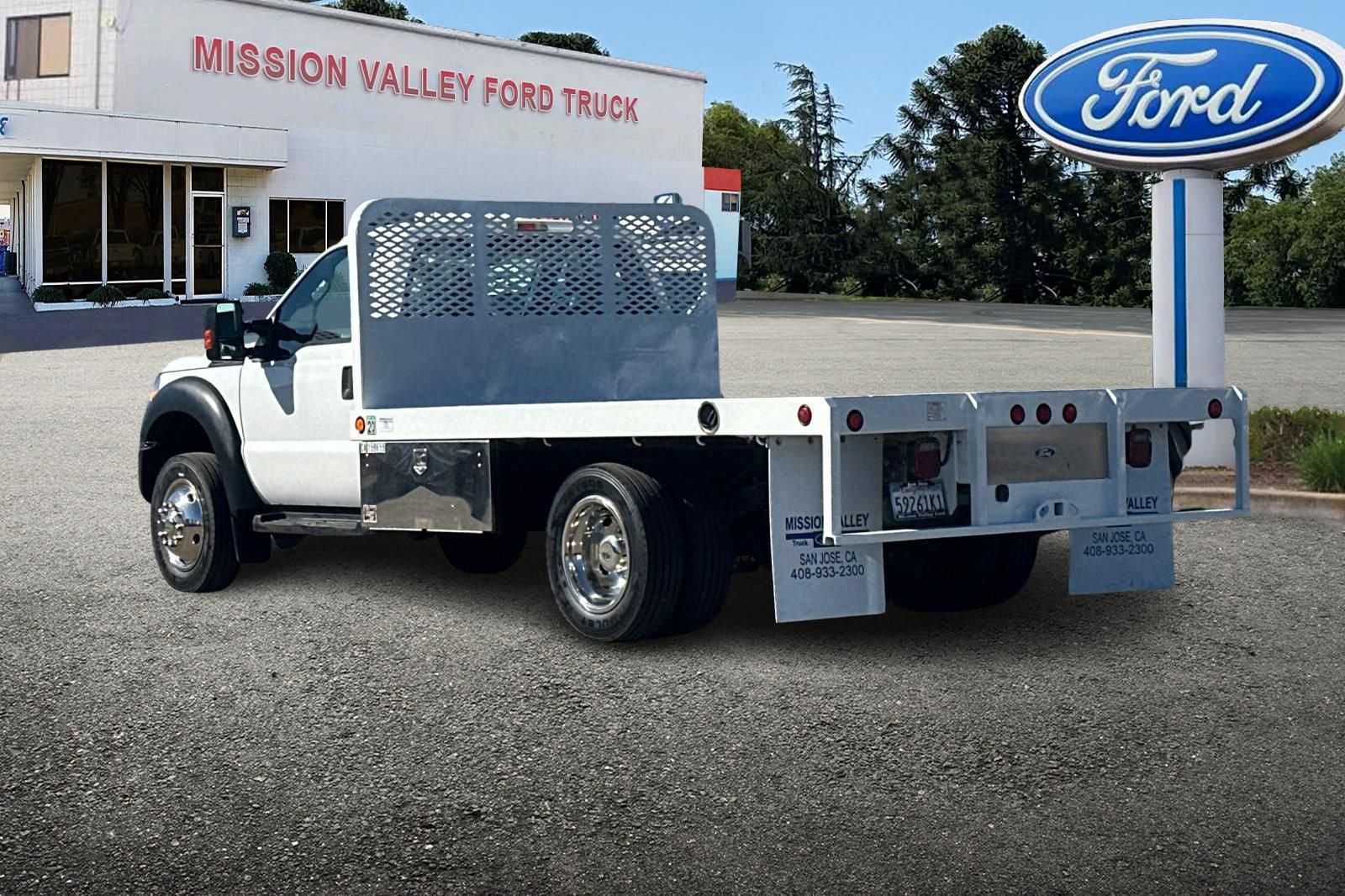 Used 2014 Ford F550 2WD Regular Cab Super Duty image 6