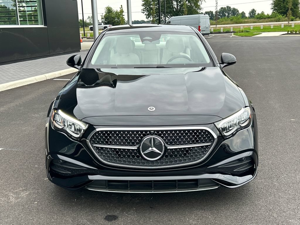 New 2026 Mercedes-Benz E 350 4MATIC Sedan image 3