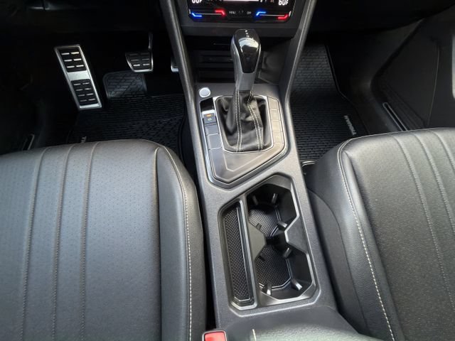 Used 2024 Volkswagen Tiguan SE R-Line FWD image 19