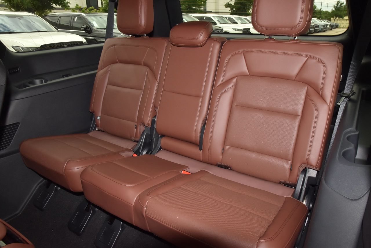 New 2026 Lincoln Navigator L Reserve AWD/4WD image 13