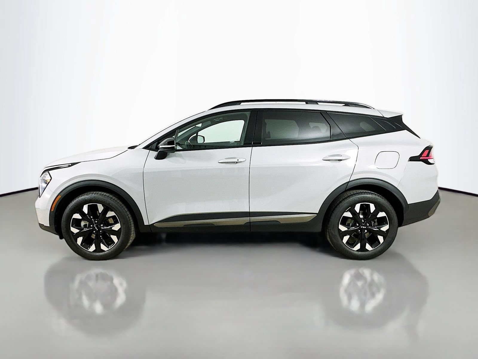 Used 2023 Kia Sportage X-Line w/ X-Line Premium Package AWD/4WD image 8