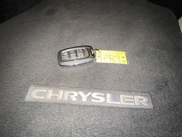 Used 2022 Chrysler Pacifica Touring-L FWD image 29