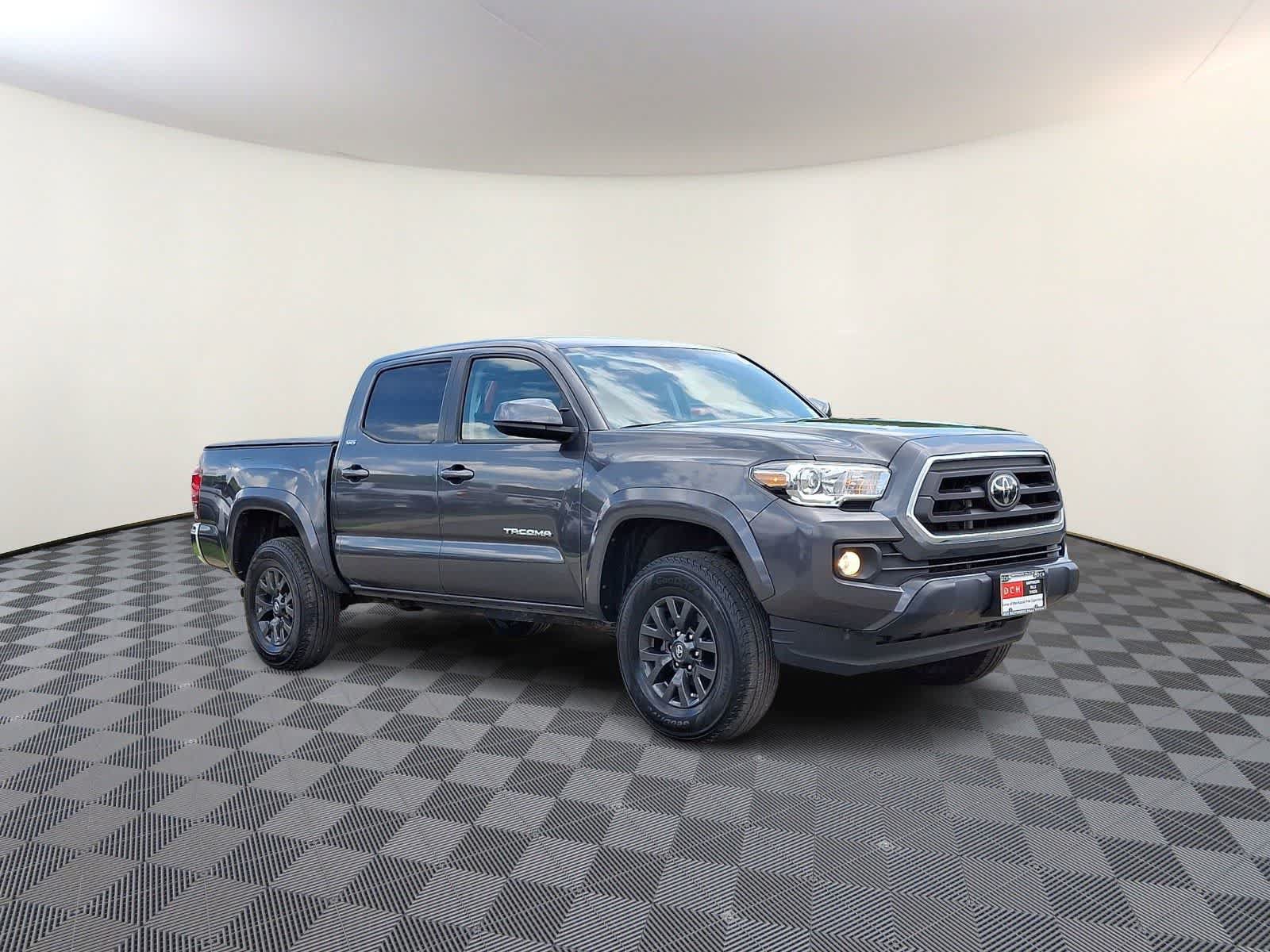 Certified 2021 Toyota Tacoma SR5 AWD/4WD image 4