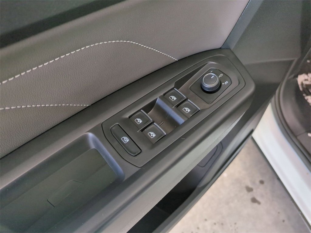 Used 2023 Volkswagen Atlas Cross Sport SE image 12