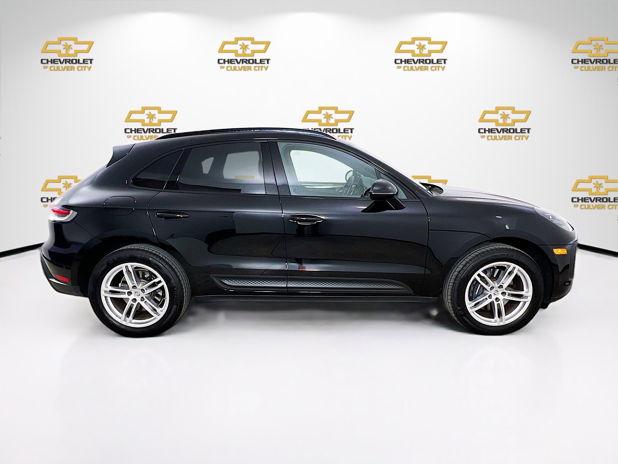 Used 2024 Porsche Macan image 8