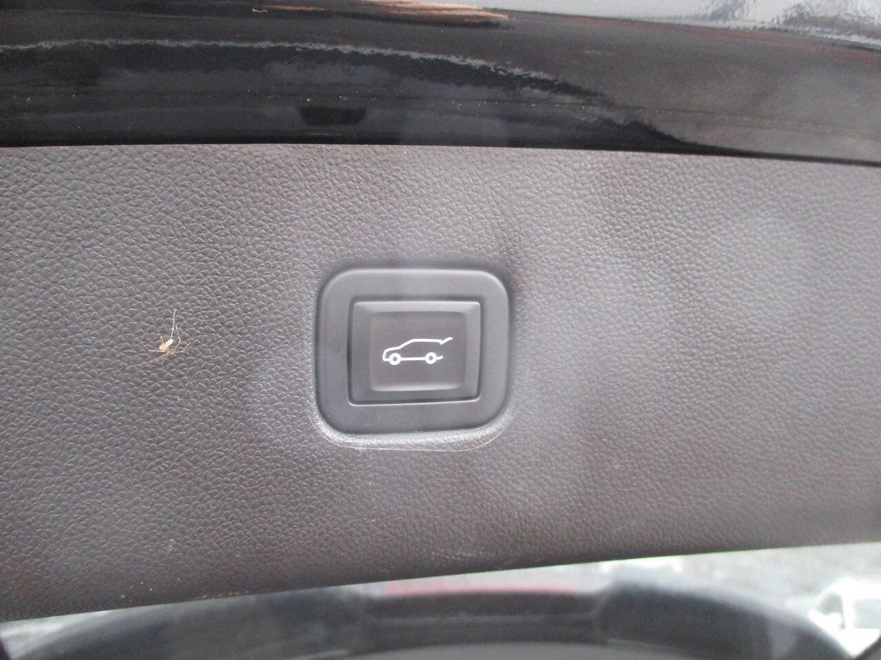 Used 2020 Chevrolet Blazer LT FWD image 13