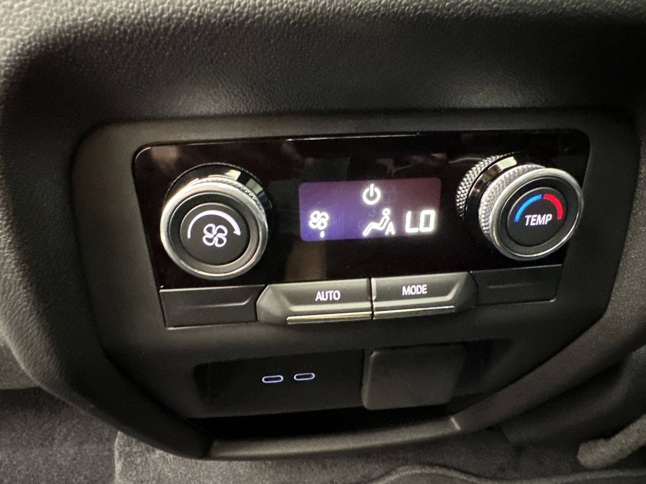 Used 2025 Buick Enclave Sport Touring AWD/4WD image 34