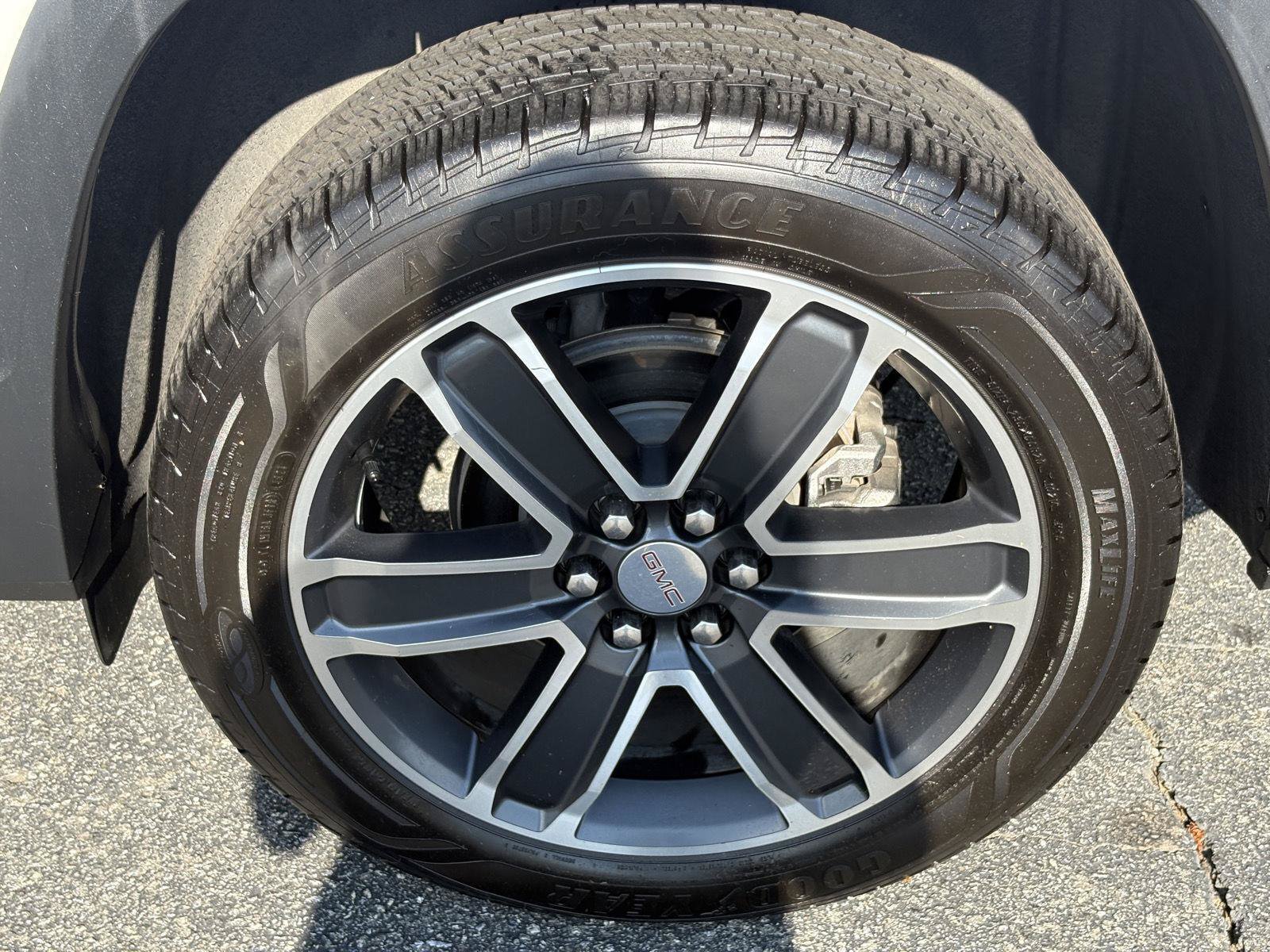 Used 2021 GMC Acadia SLT w/ Premium Package FWD image 19