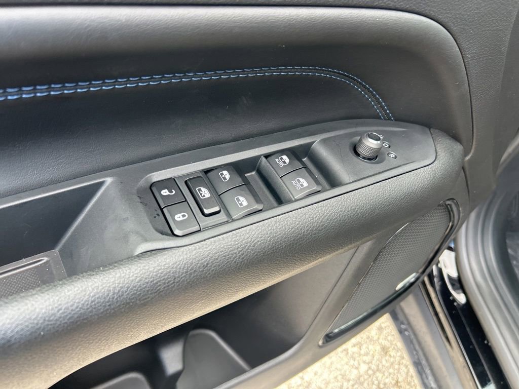 New 2025 Jeep Compass Latitude w/ Sun & Sound Group image 35