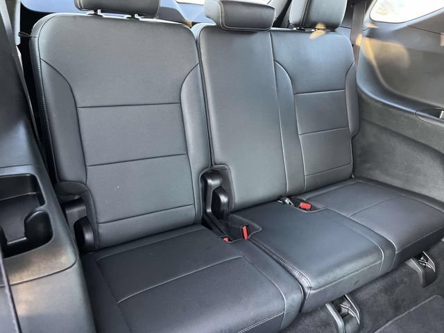 Used 2025 Chevrolet Traverse LT AWD/4WD image 21
