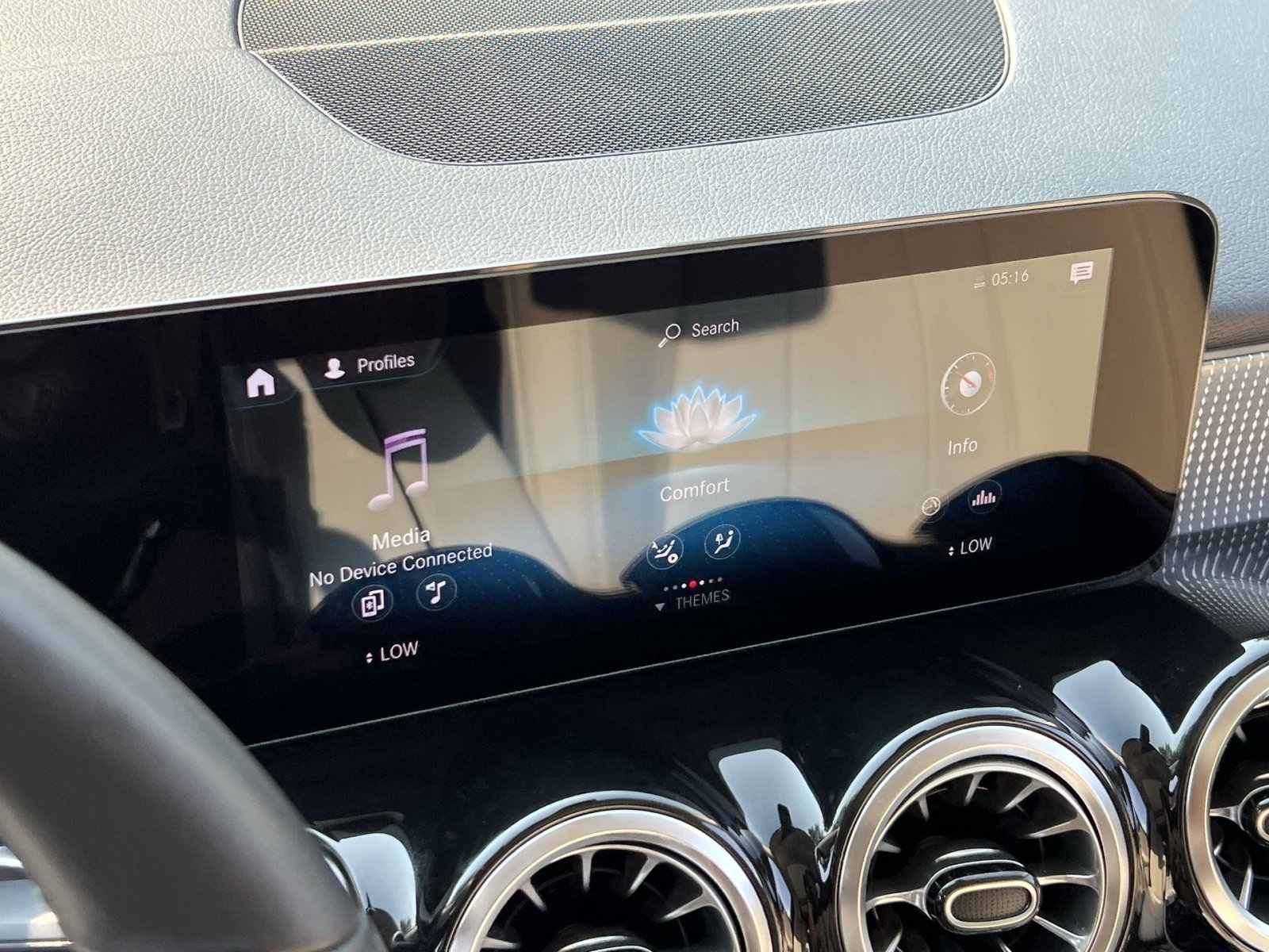Certified 2022 Mercedes-Benz GLB 250 4MATIC image 25
