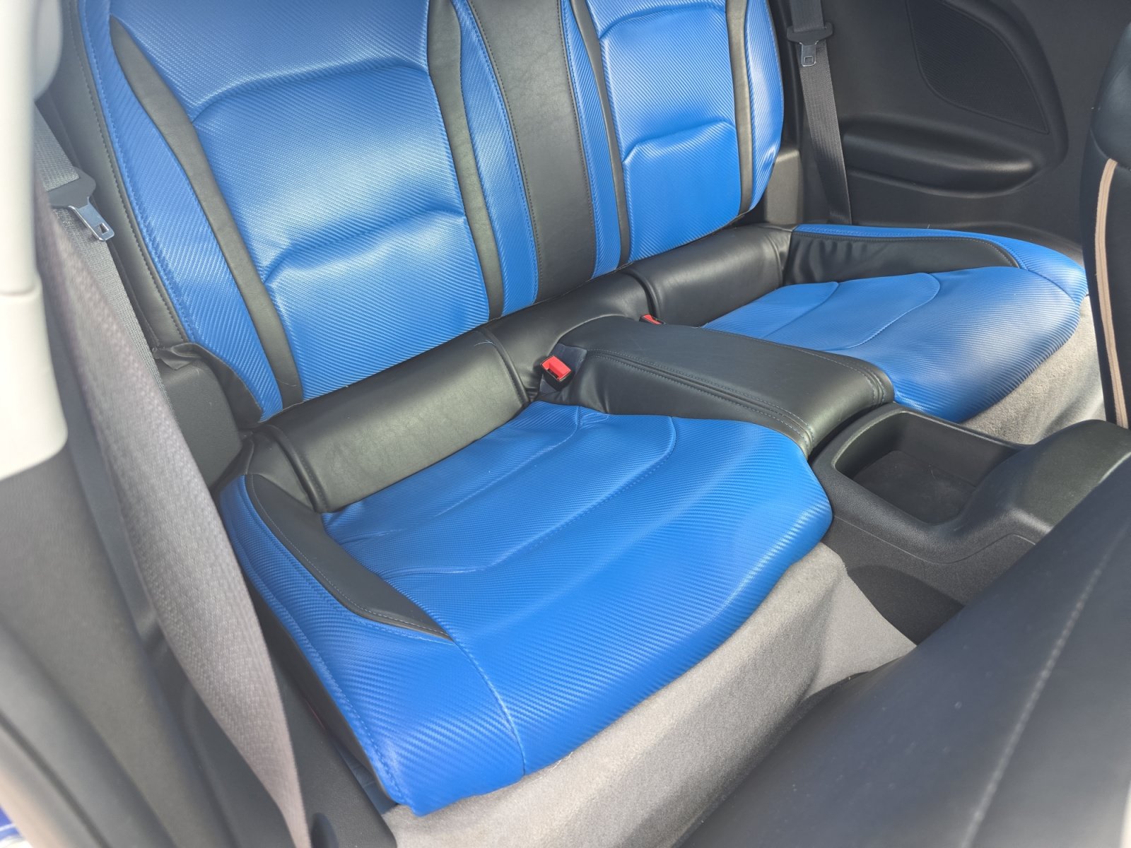 Used 2022 Chevrolet Camaro LT RWD image 18