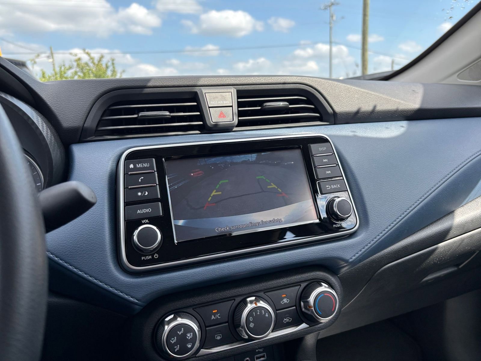 Used 2025 Nissan Versa SV FWD image 22