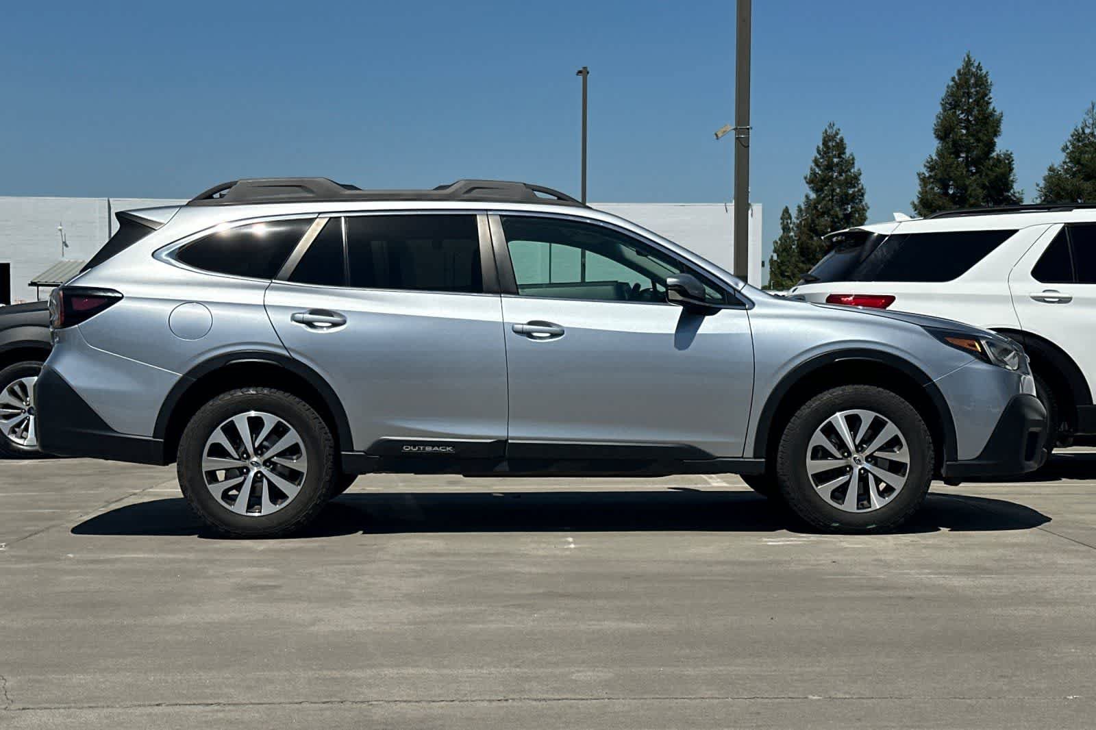 Used 2020 Subaru Outback Premium w/ Popular Package #1 AWD/4WD image 9