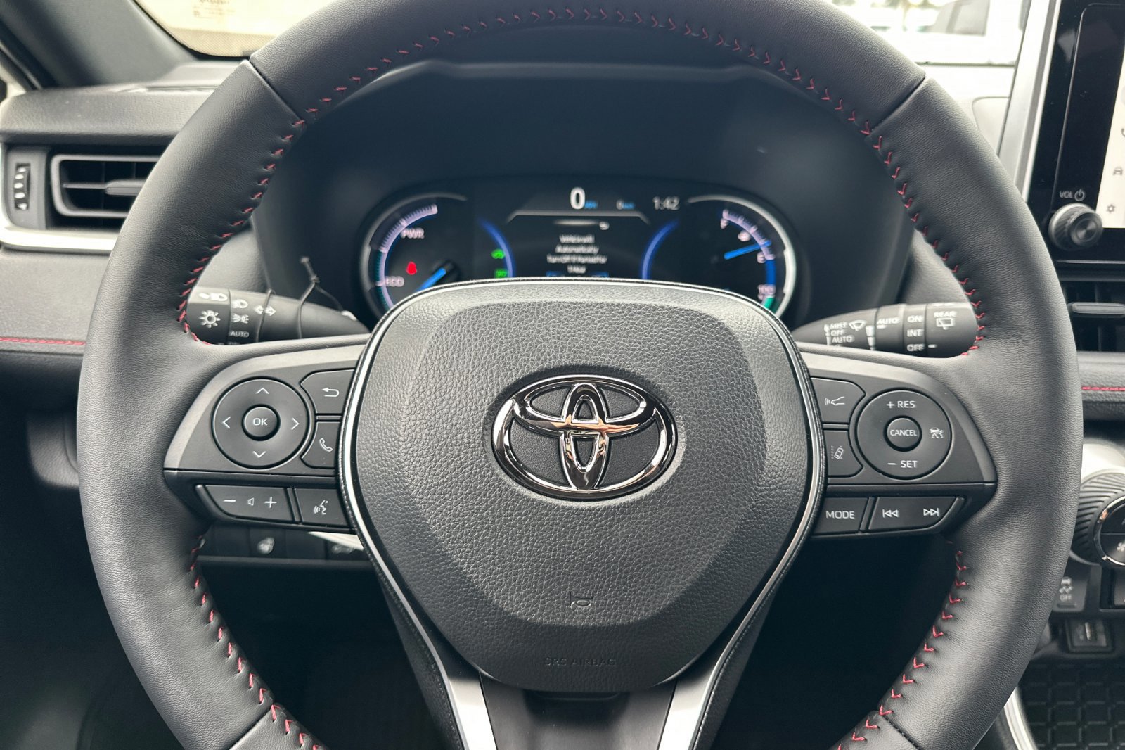 Certified 2025 Toyota RAV4 SE image 23