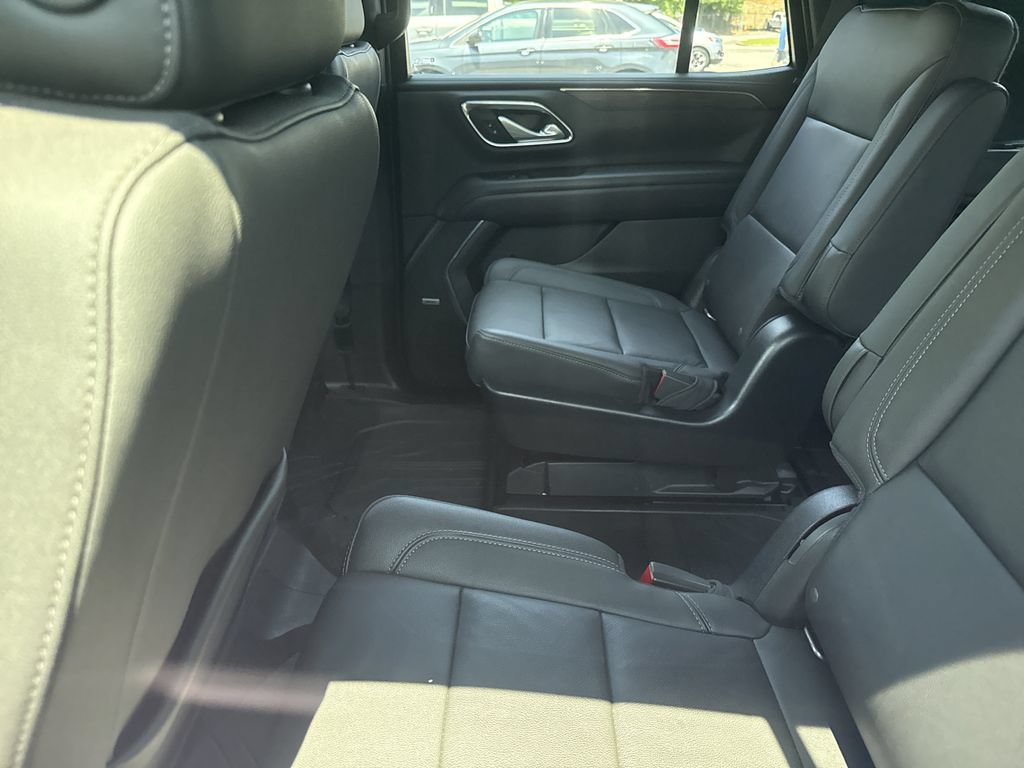 Used 2022 Chevrolet Tahoe Z71 w/ Luxury Package AWD/4WD image 14