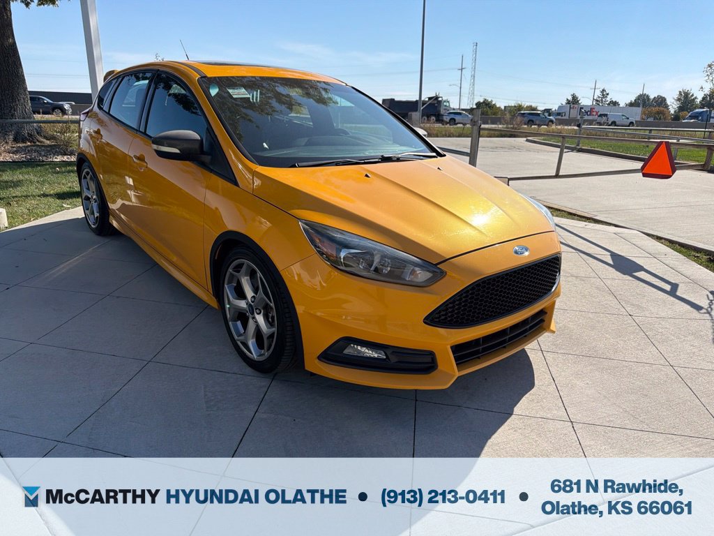 Used 2016 Ford Focus ST w/ Equipment Group 402A FWD image 7