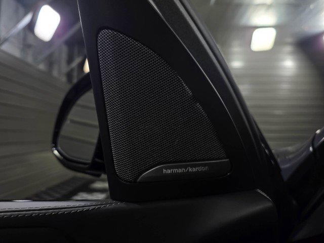 Used 2019 BMW X5 xDrive50i w/ M Sport Package image 35