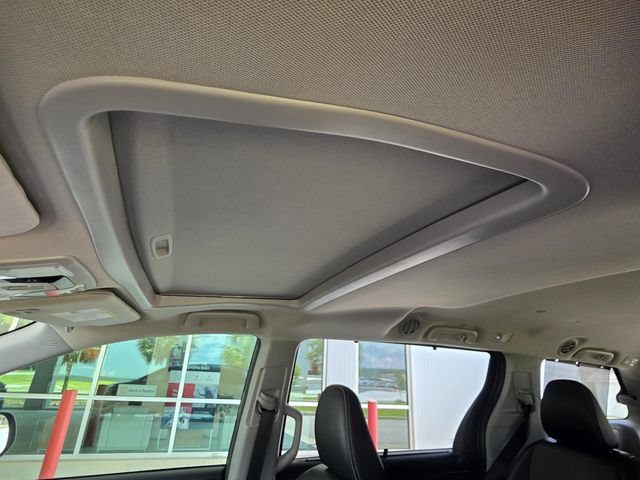 Used 2018 Toyota Sienna SE w/ SE Preferred Package FWD image 8