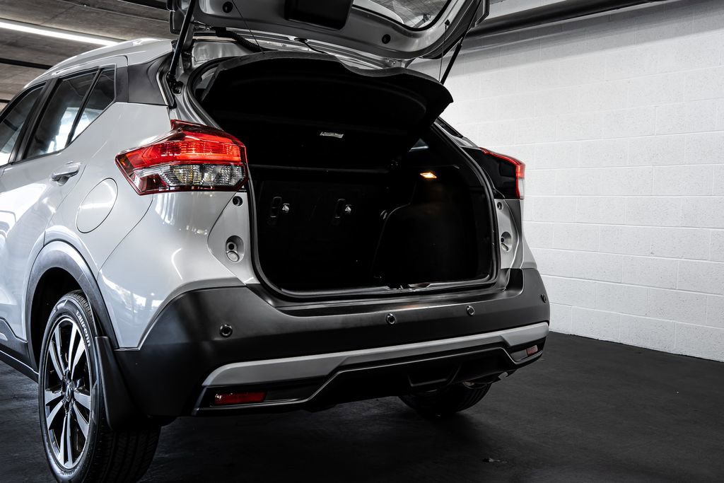 Used 2020 Nissan Kicks SR w/ SR Premium Package image 17