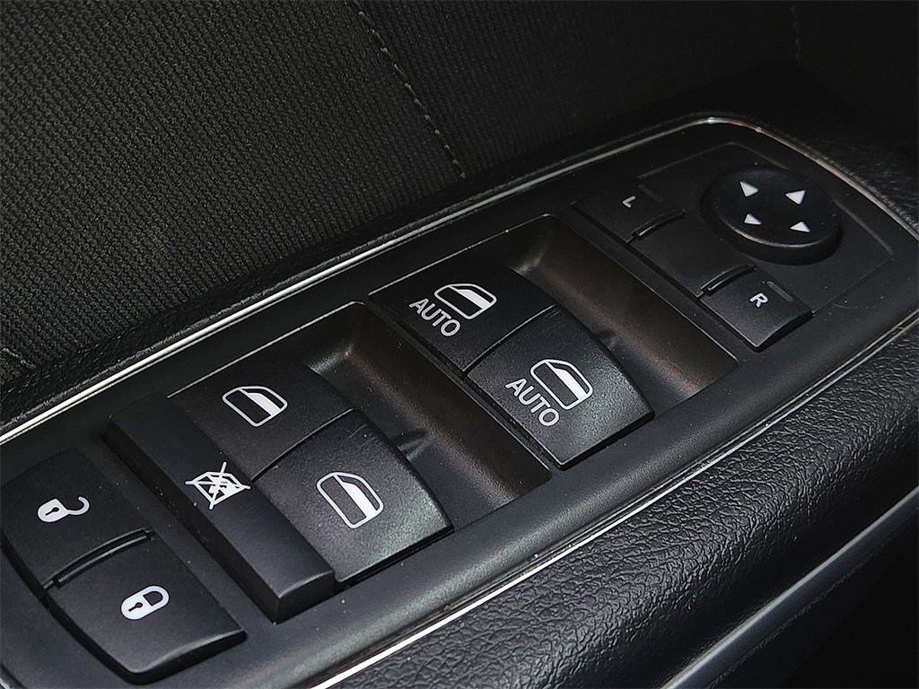 Used 2019 Dodge Charger R/T image 17