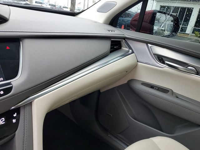Used 2025 Cadillac XT5 Premium Luxury w/ Technology Package image 25