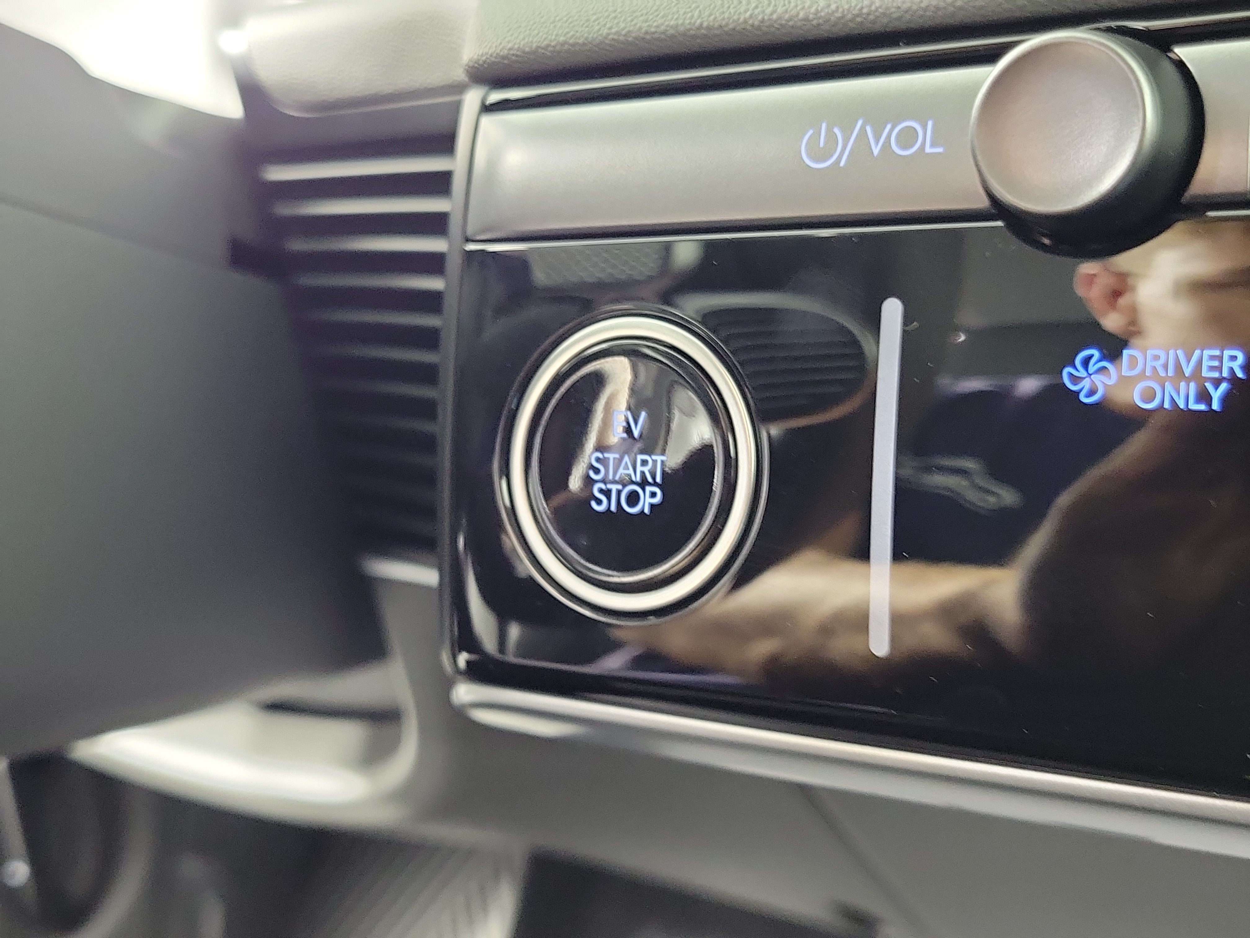 New 2026 Hyundai Ioniq 5 SEL AWD/4WD image 17