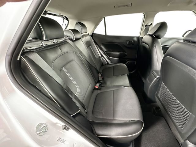Used 2023 Hyundai Venue Limited image 28