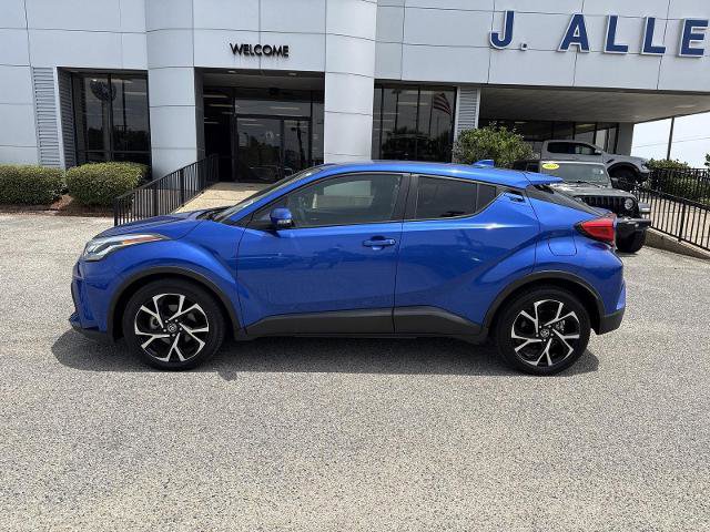 Used 2022 Toyota C-HR XLE FWD image 2