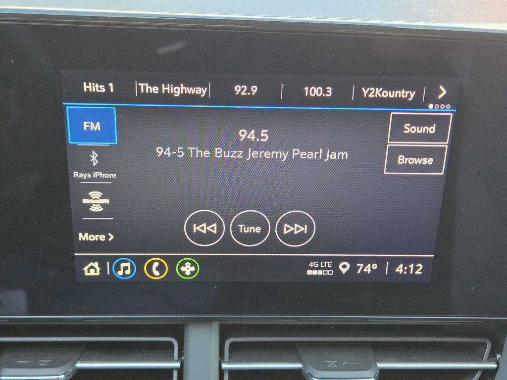 Used 2025 Chevrolet Trax RS w/ Sunroof Package image 22