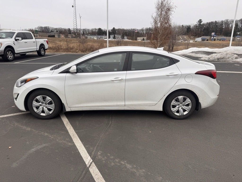 Used 2016 Hyundai Elantra SE image 5