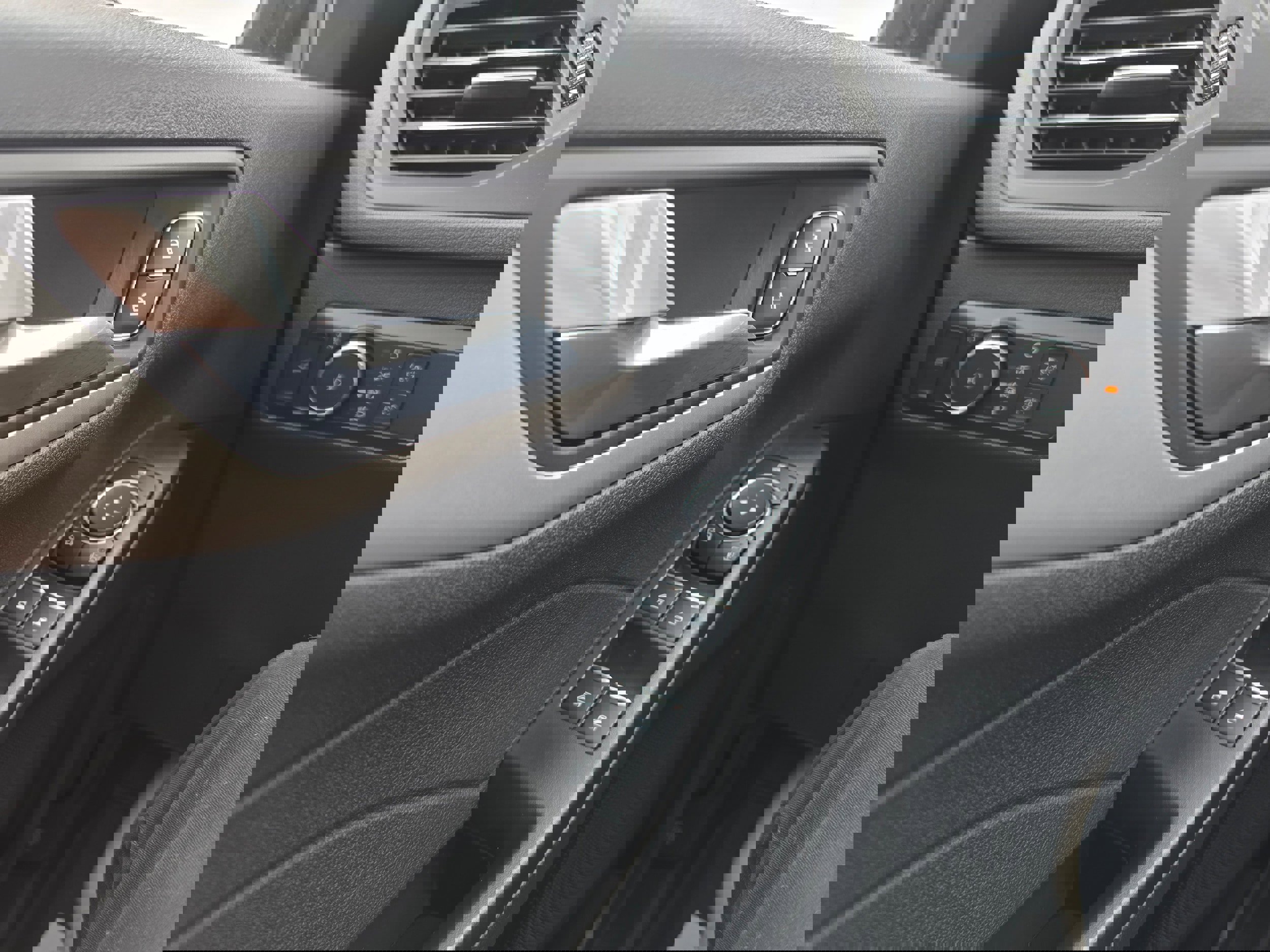 Certified 2022 Ford Escape SEL image 16