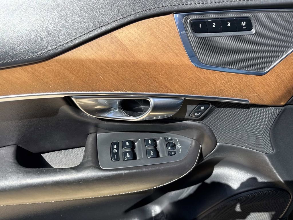 Used 2016 Volvo XC90 T6 Inscription w/ Vision Package image 21