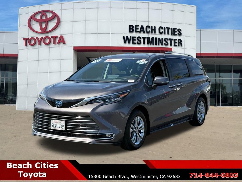 Certified 2024 Toyota Sienna Platinum image 6