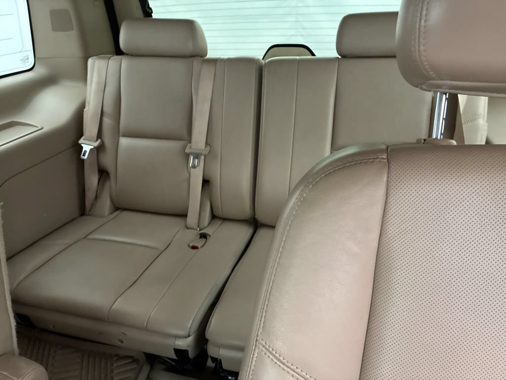 Used 2010 Cadillac Escalade Premium AWD/4WD image 10