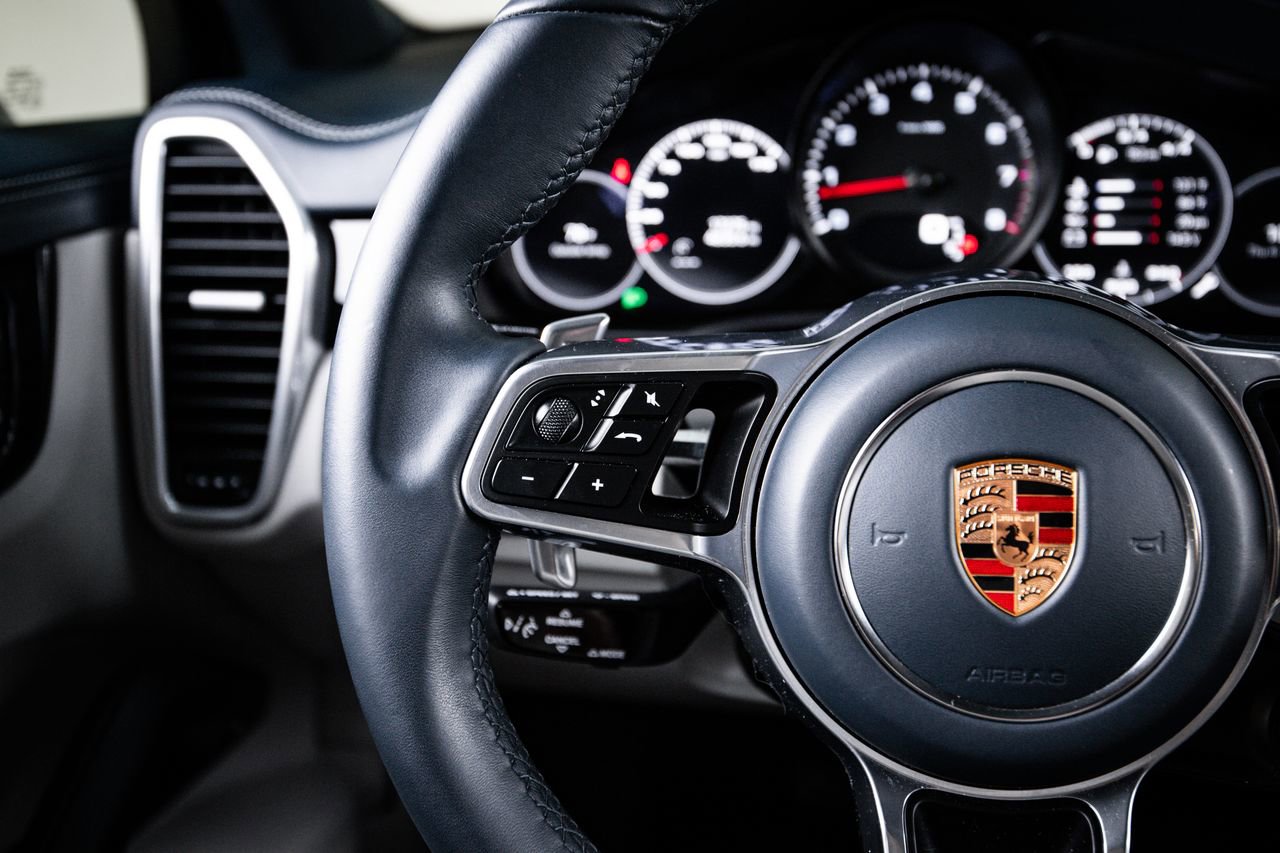 Certified 2023 Porsche Cayenne Platinum Edition AWD/4WD image 17
