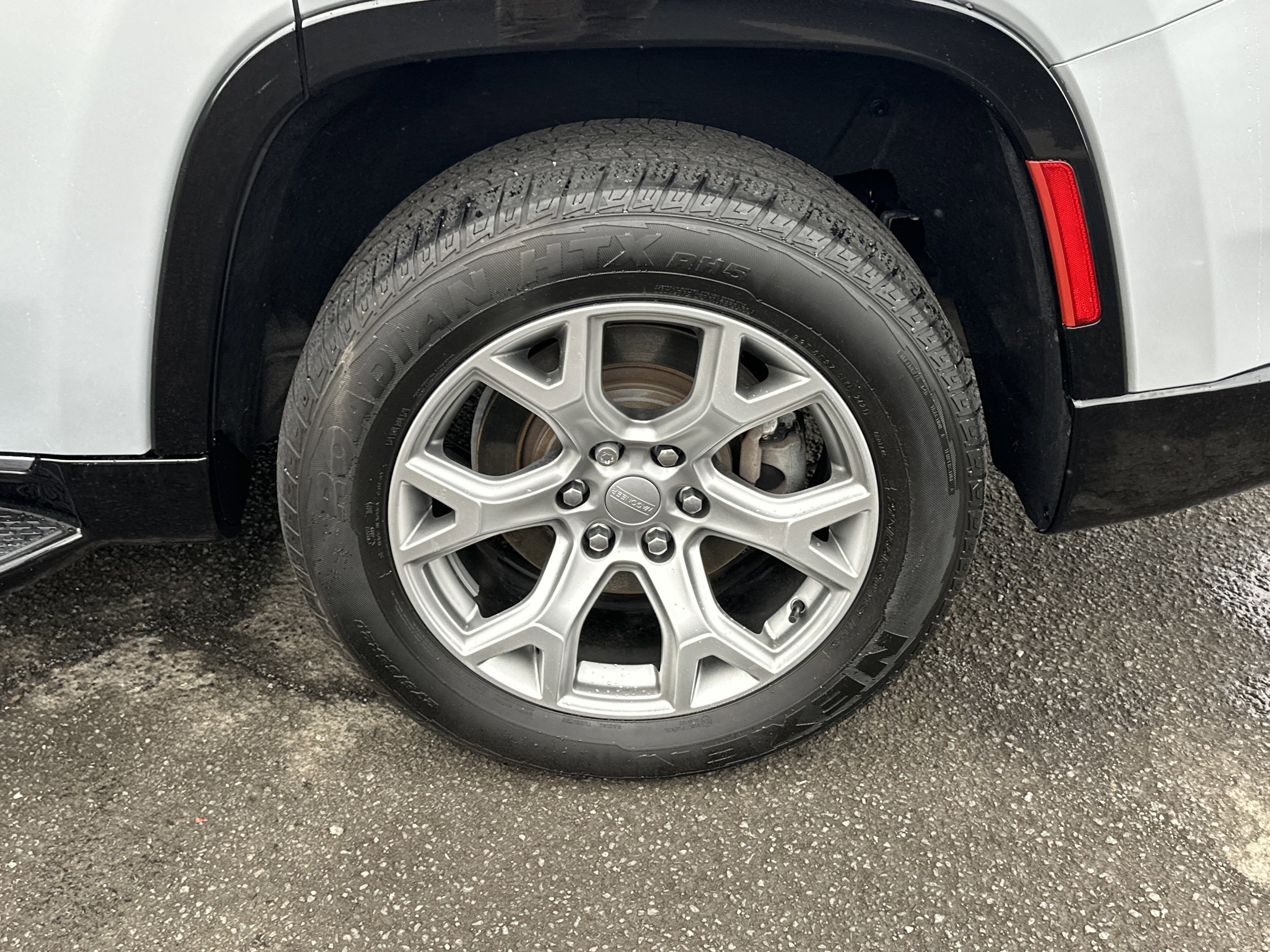 Used 2022 Jeep Wagoneer Series II image 25