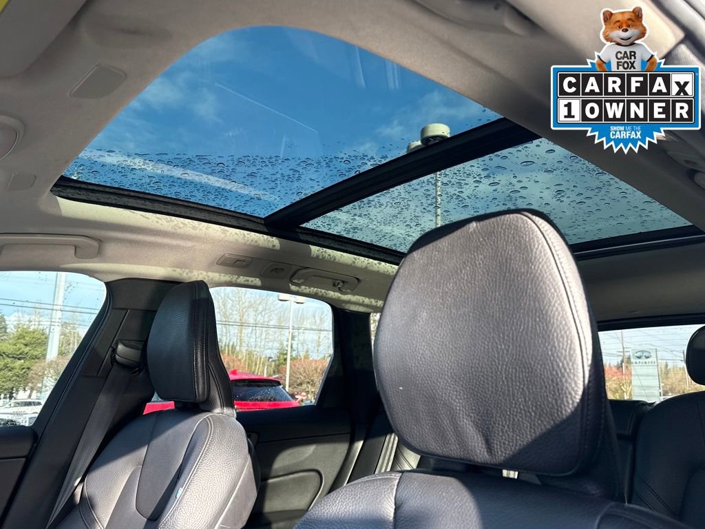 Used 2022 Volvo XC60 B5 Momentum image 23